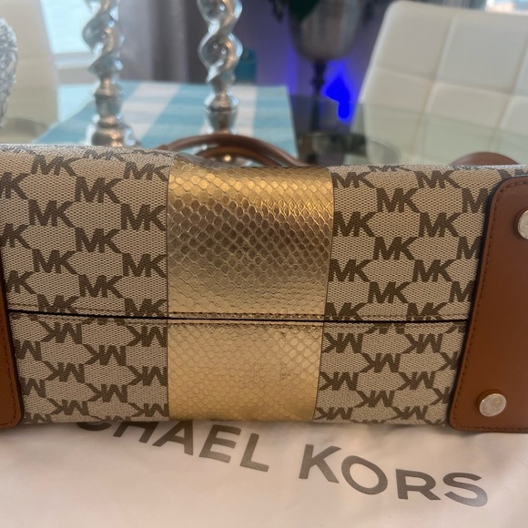 Michael Kors Eva Large Tote + Dust Bag - Picture 3 of 5